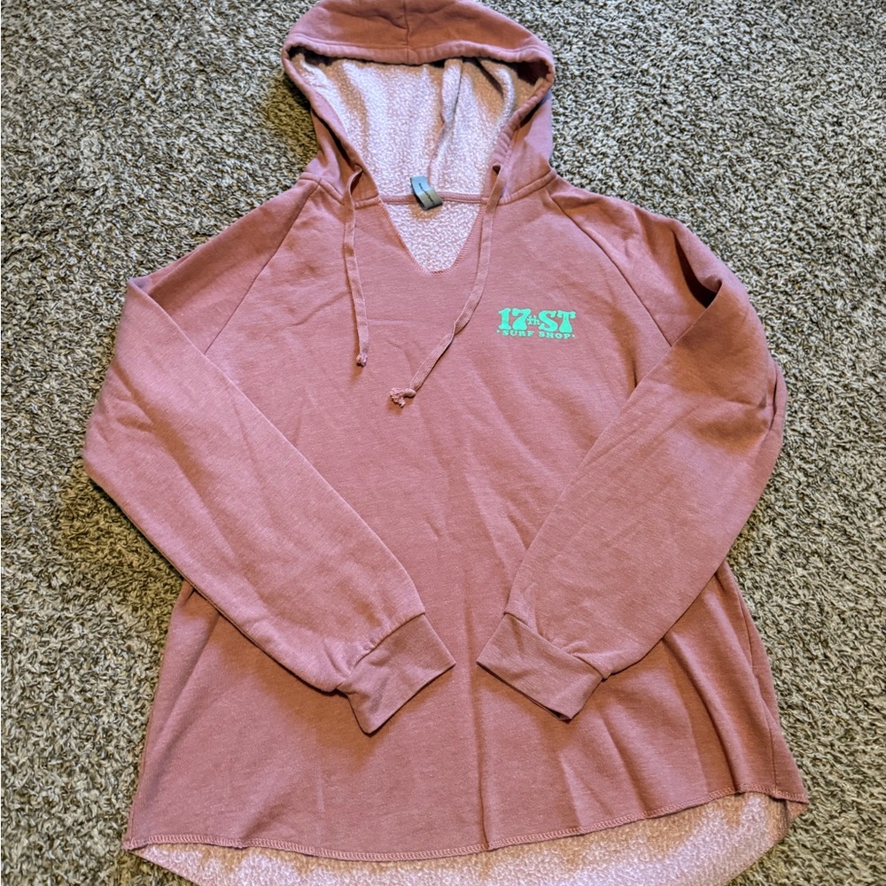 17th street hoodie size large